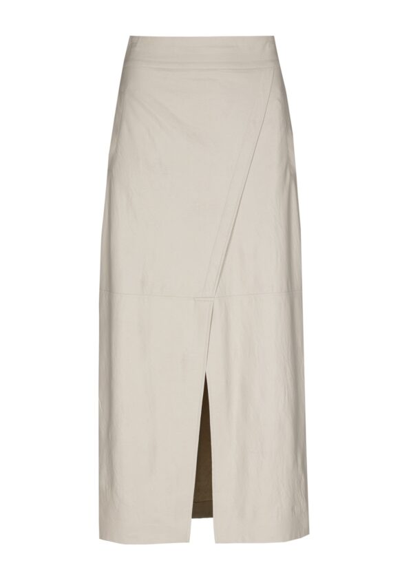 Caroline Biss rok cement